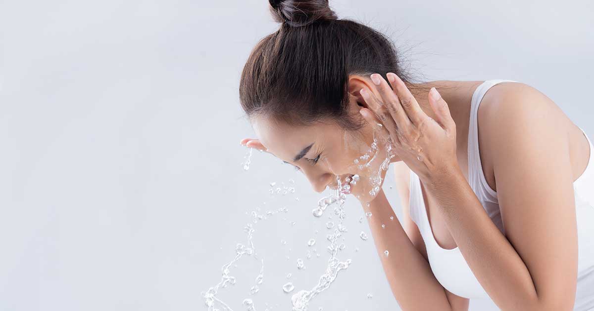 Sai lầm phổ biến khi rửa mặt
